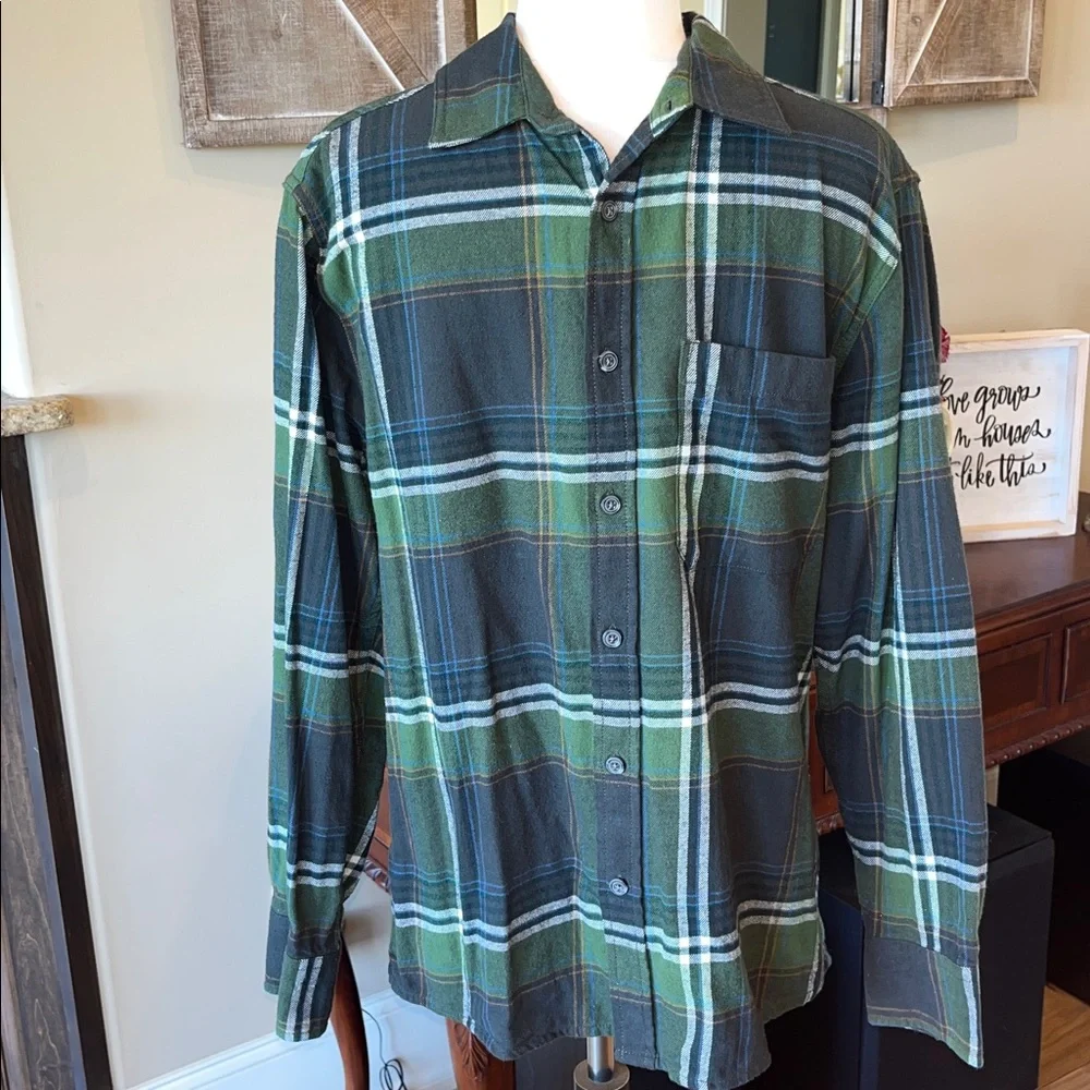 Eddie Bauer Soft Flannel Button Down Front Green Plaid Mens Medium Shirt
